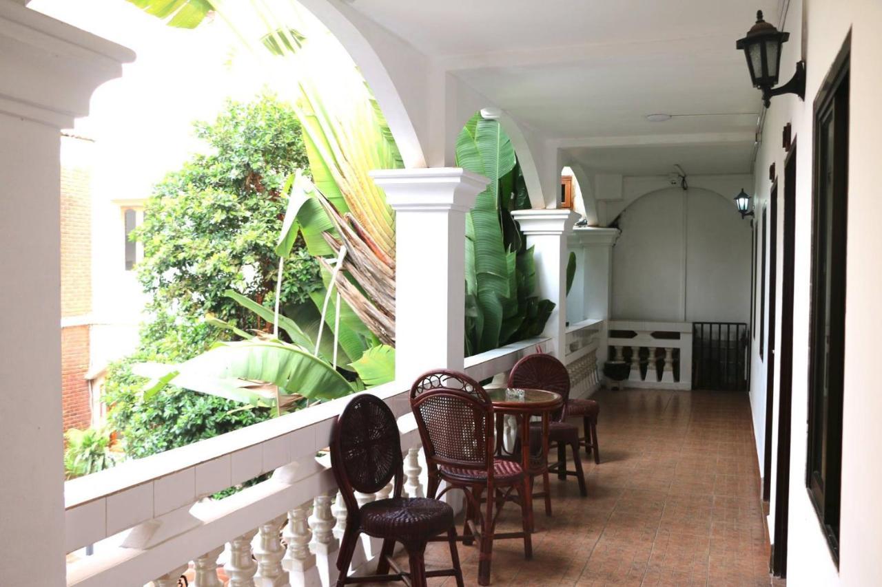 Mali Namphu Hotel Vientiane Exterior photo
